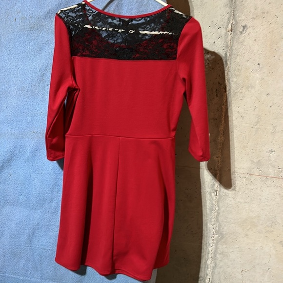 Dress - Picture 3 of 4